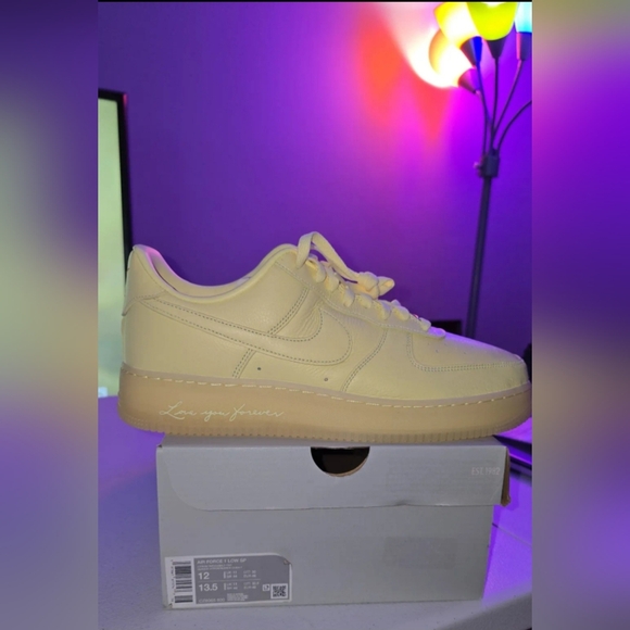 AIR FORCE 1 - Picture 1 of 2